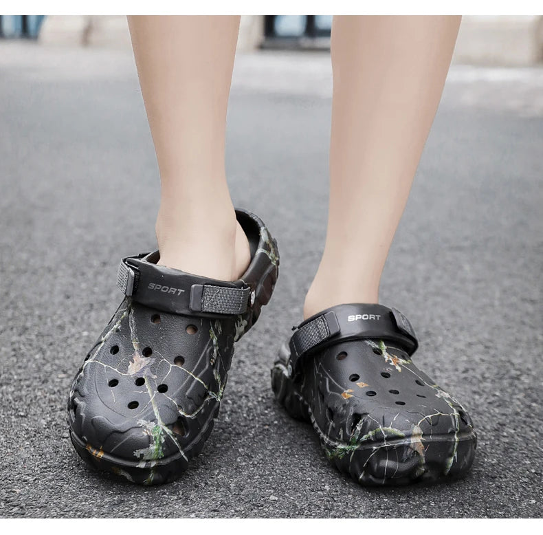 Summer Couples Sandals Men Outdoor Garden Clogs Hole Male Casual Shoes Fashion Water Shoes Comfort Home Soft Slippers