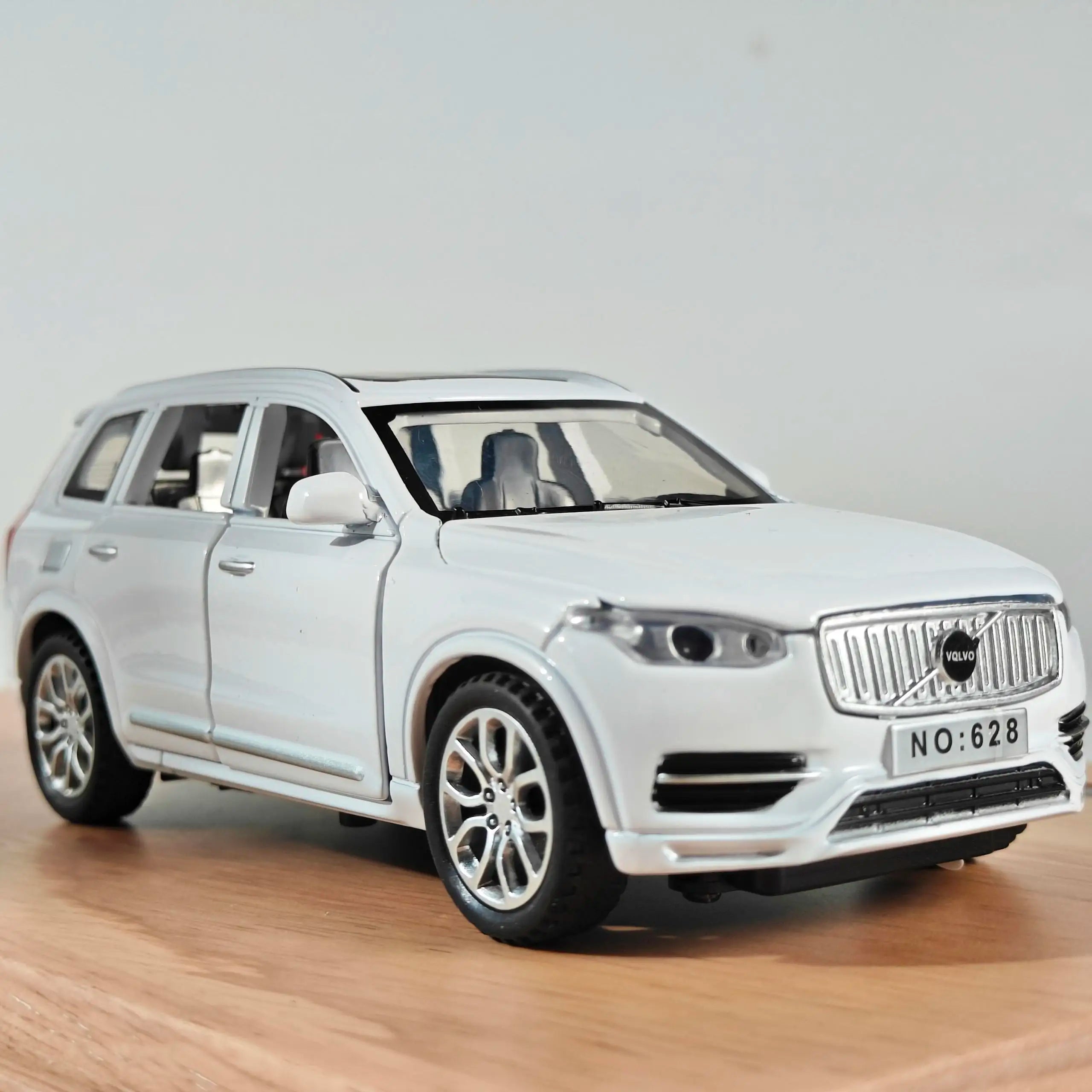 Simulation 1:32 Volvo XC90 SUV Alloy Diecast Metal Model Sound & Light Toy Car Central Control Ornaments Display Present For Boy
