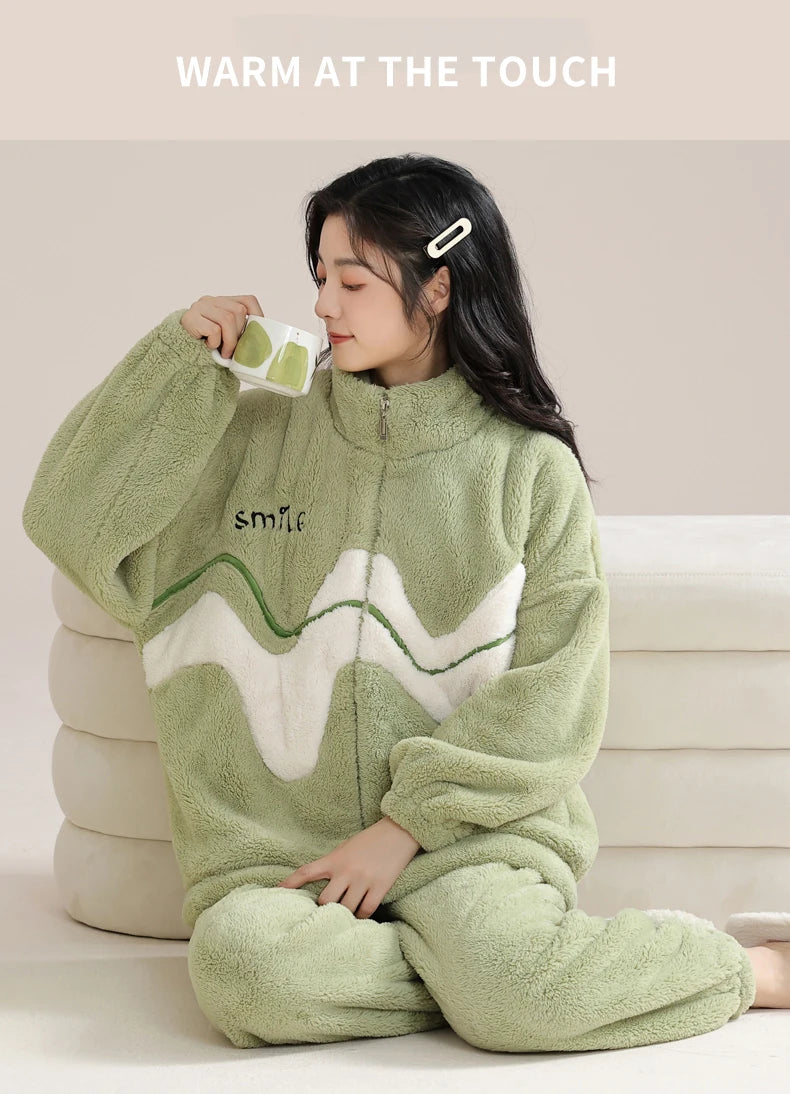 Women’s Winter Flannel Pajama Set – Warm Coral Fleece Loungewear with Cute Bunny Design