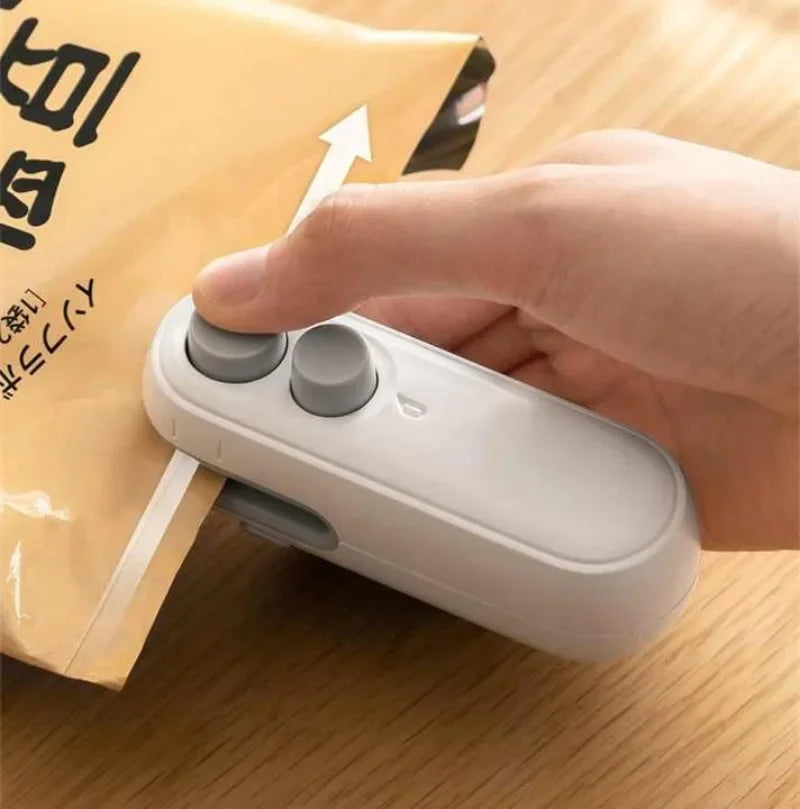 Mini USB-C Rechargeable Bag Sealer – Portable Heat Sealer for Snack & Food Packaging, Kitchen Storage Tool
