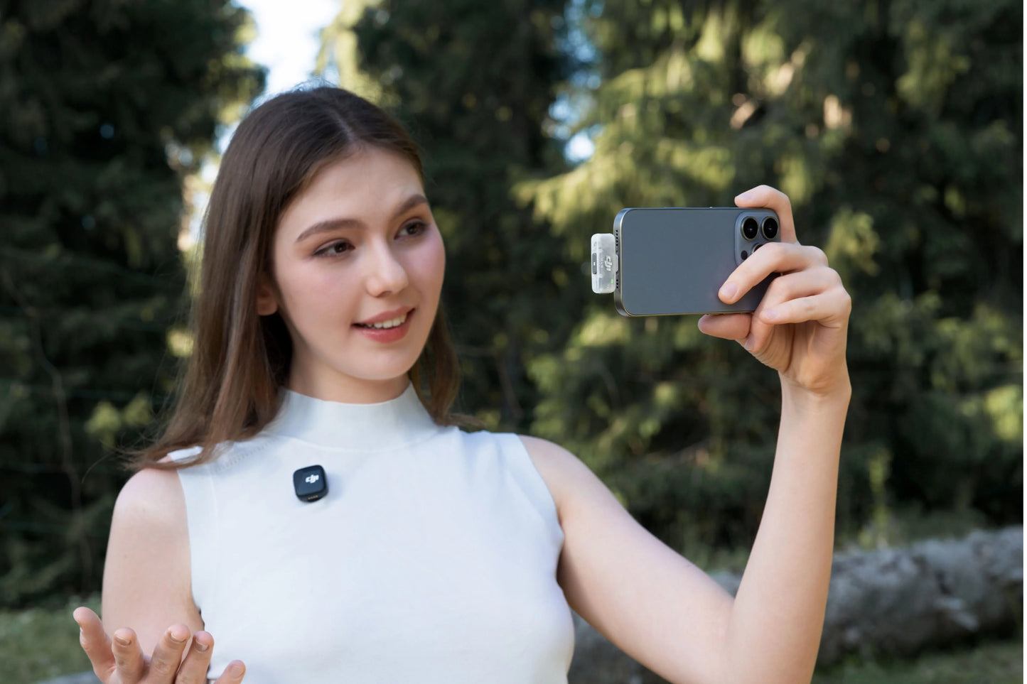 Compact Wireless Lavalier Microphone Mobile Version with Noise Reduction and High Quality Audio
