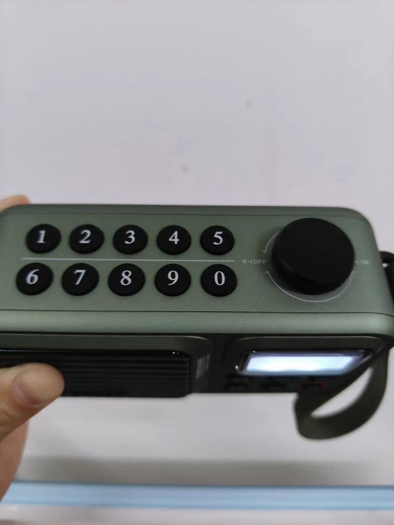 SANSUI F37 portable wireless Bluetooth speaker lyrics display subwoofer radio alarm clock timed shutdown digital song request