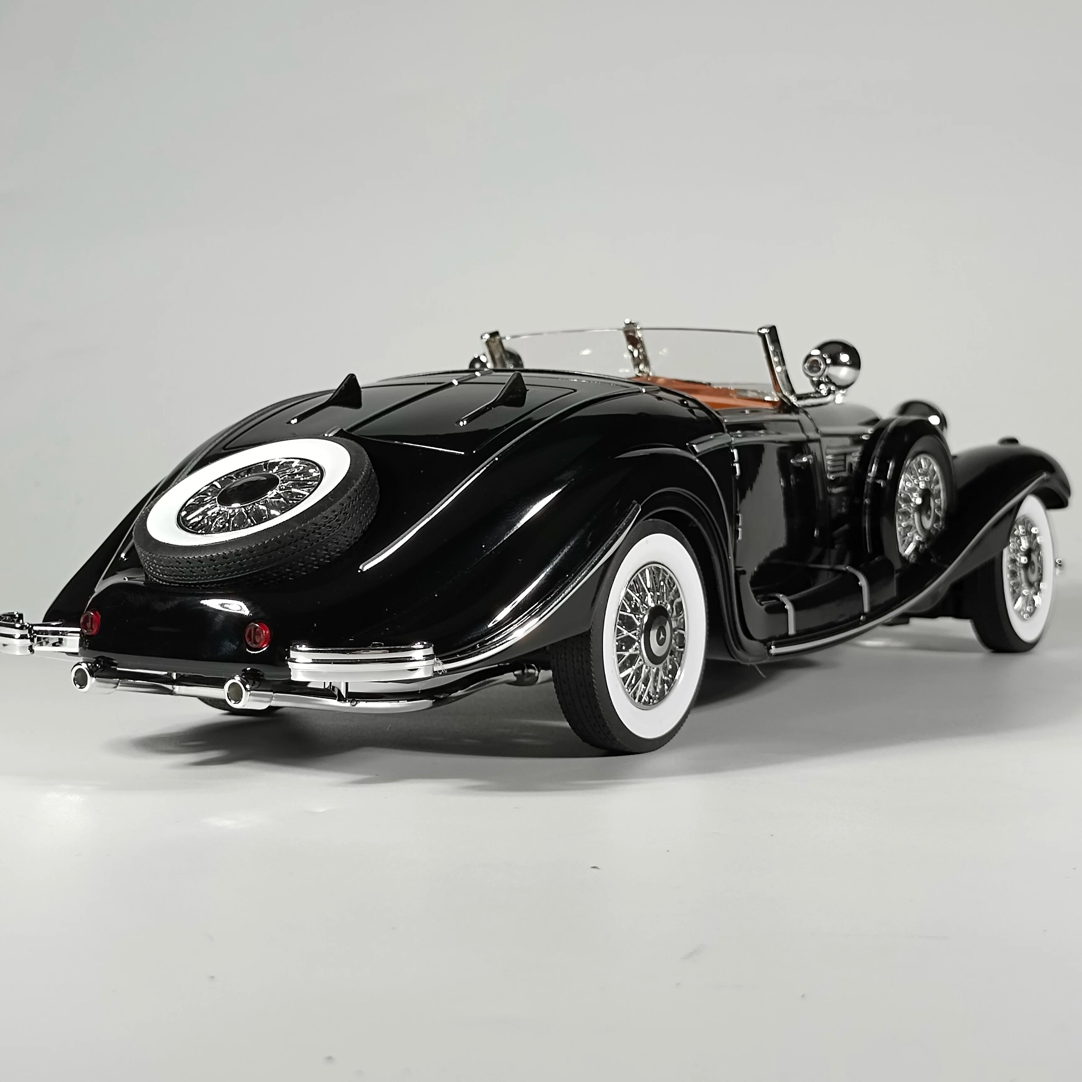 Diecast 1/18 1936 500K Classic Car Alloy Metal Model Sound And Light Toy Collect Display Ornament