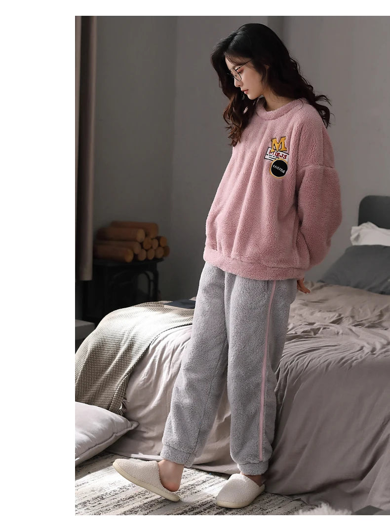 Women’s Winter Flannel Pajama Set – Warm, Thick Coral Fleece 2-Piece Loungewear