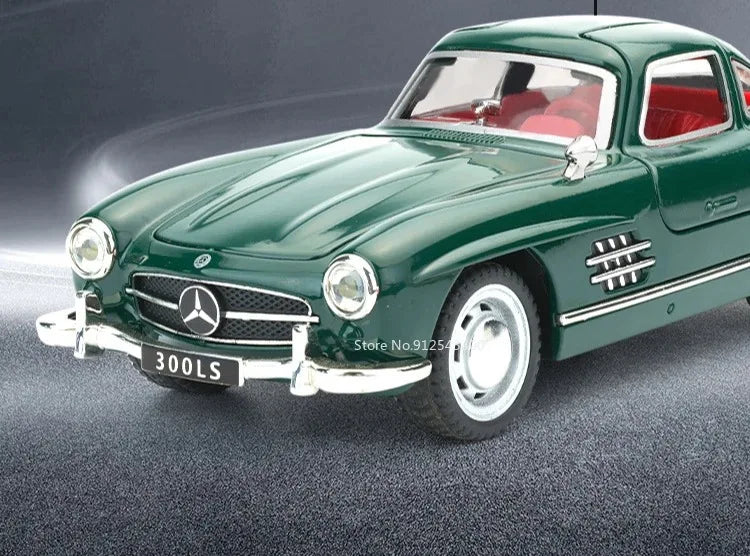 1:32 500K 300SL Vintage Car Model Toy Shock Absorption Alloy Diecast Vehicle Models Sound Light Pull Back Collection Gifts