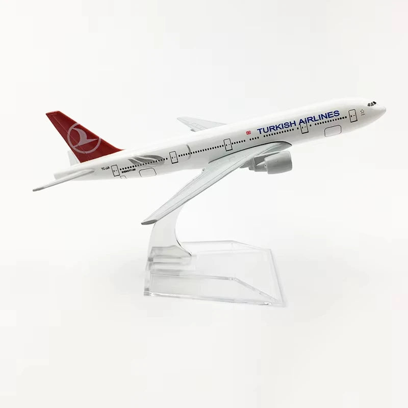 16CM Boeing B777 Aircraft Model