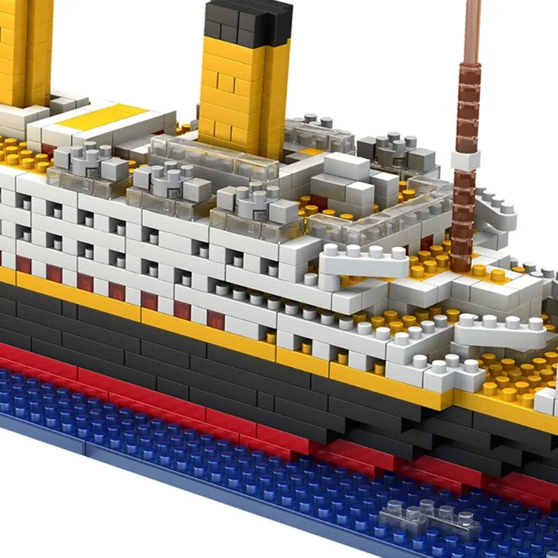 1860 pcs Blocks Titanic Cruise Ship Model Boat Model DIY Assemble Building Blocks Classical Brick Toys Xmas Gift For Children