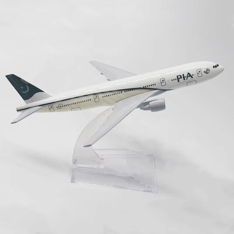 16CM Boeing B777 Aircraft Model