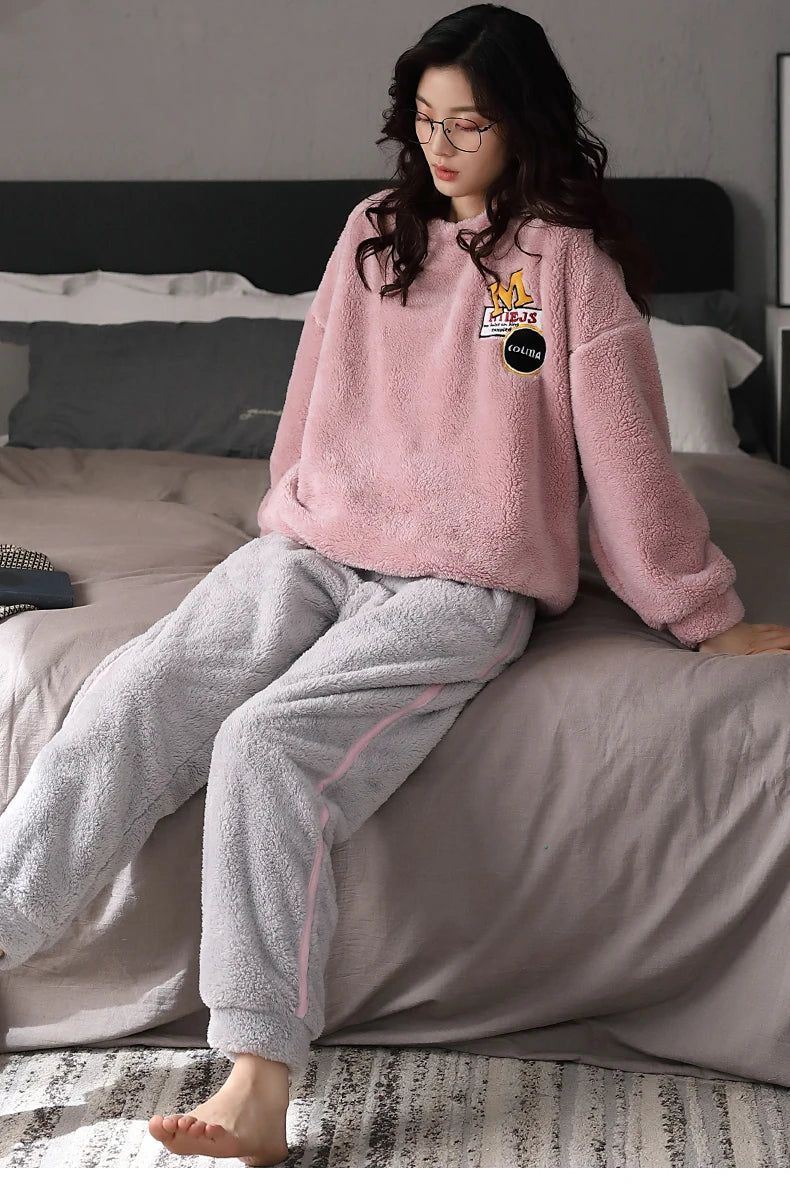 Women’s Winter Flannel Pajama Set – Warm, Thick Coral Fleece 2-Piece Loungewear