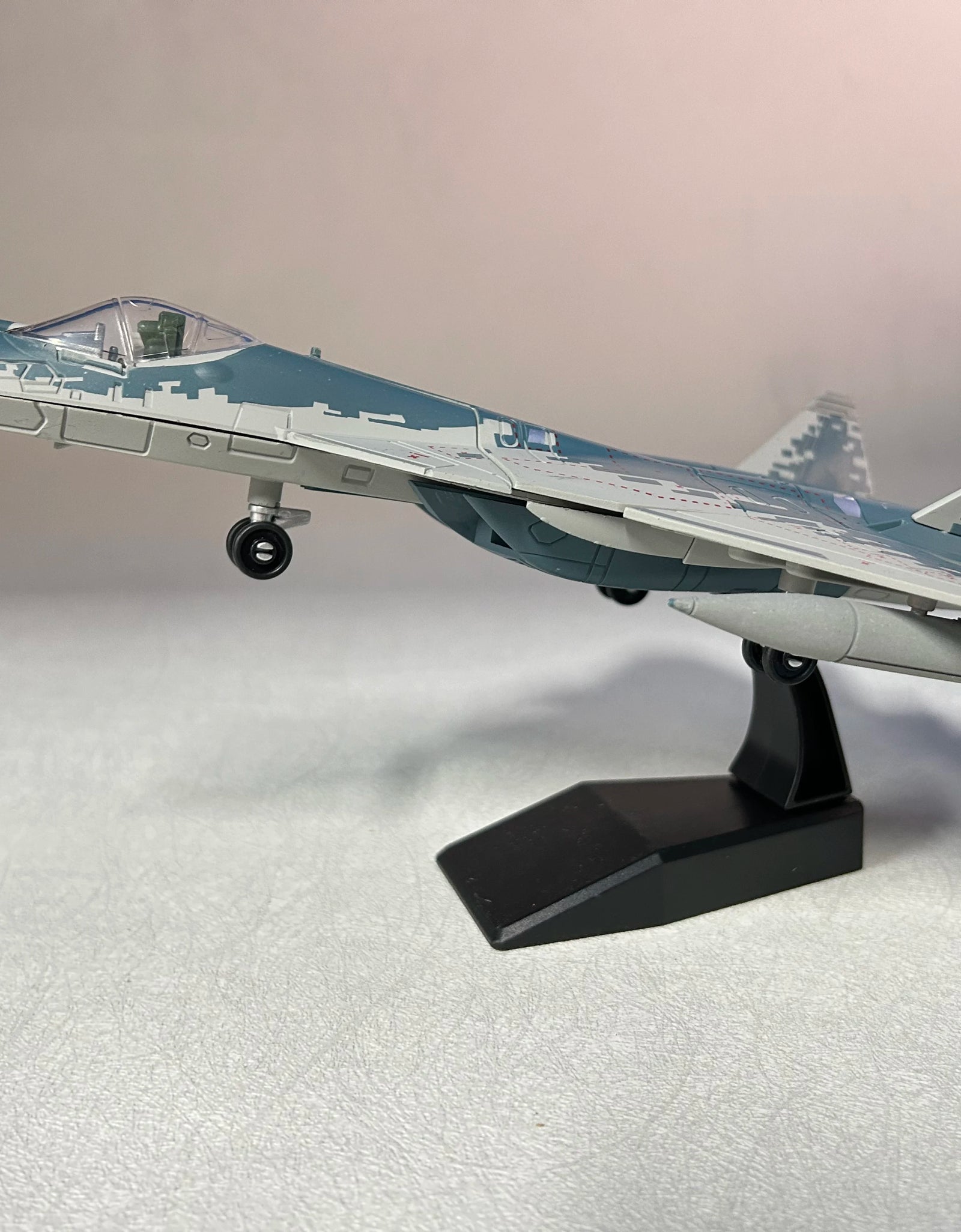 Aircraft Model Toy 1/72 Scale Russian SU57 Sukhoi SU-57 Fighter Jet Airplane Metal Military Finished ABS Diecast Simulation Gif