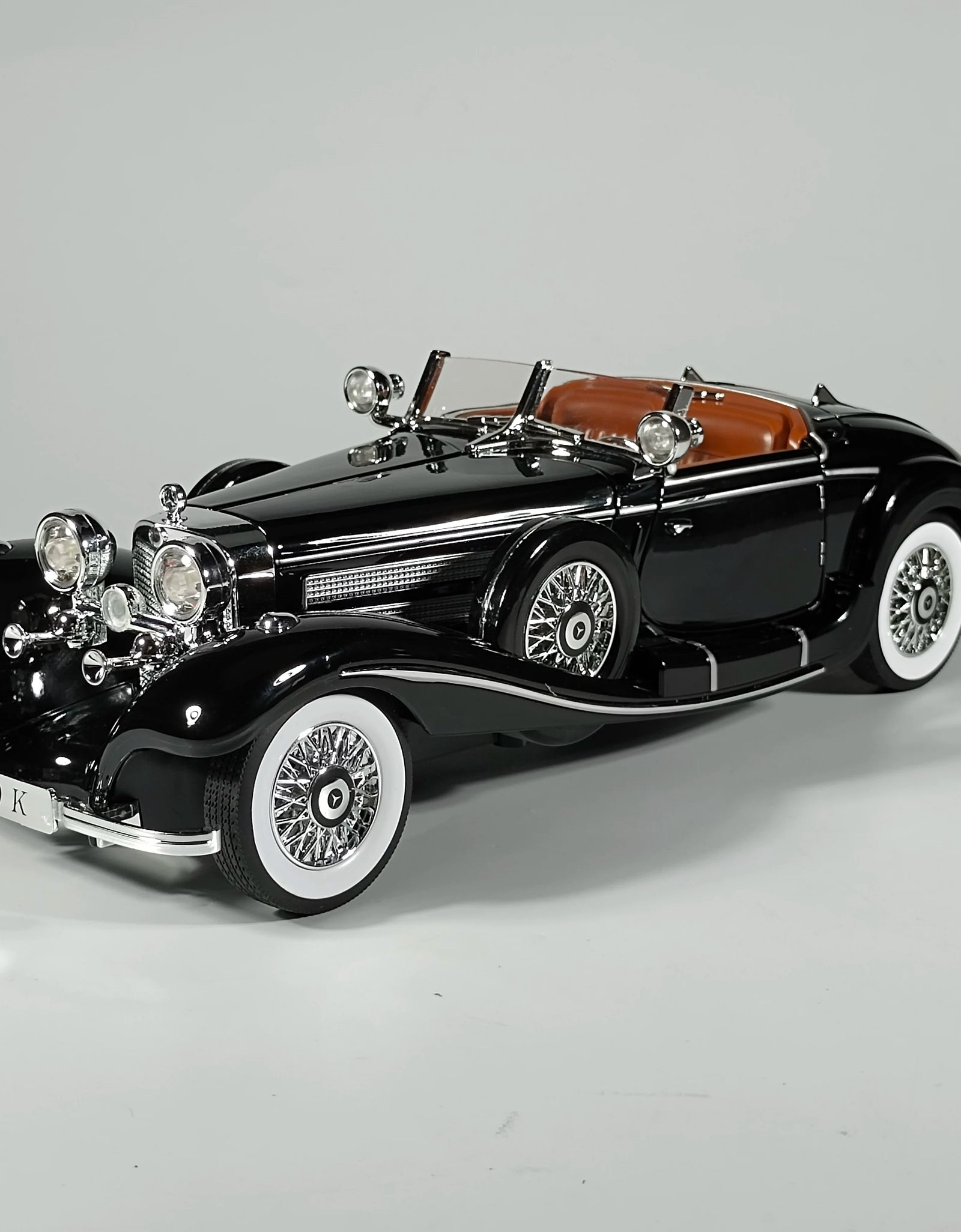 Diecast 1/18 1936 500K Classic Car Alloy Metal Model Sound And Light Toy Collect Display Ornament