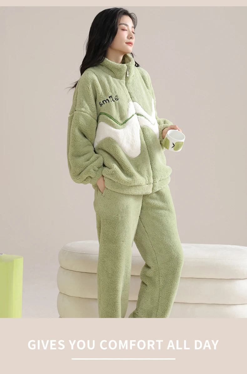 Women’s Winter Flannel Pajama Set – Warm Coral Fleece Loungewear with Cute Bunny Design