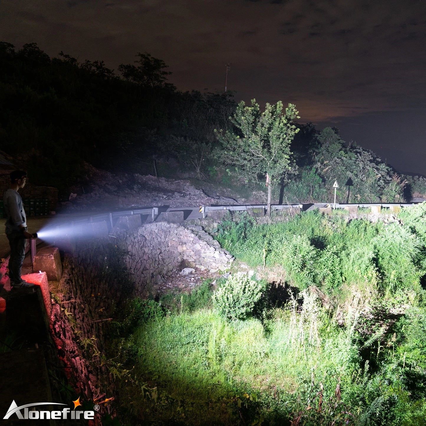 140W 7 LED High Power Rechargeable Flashlight