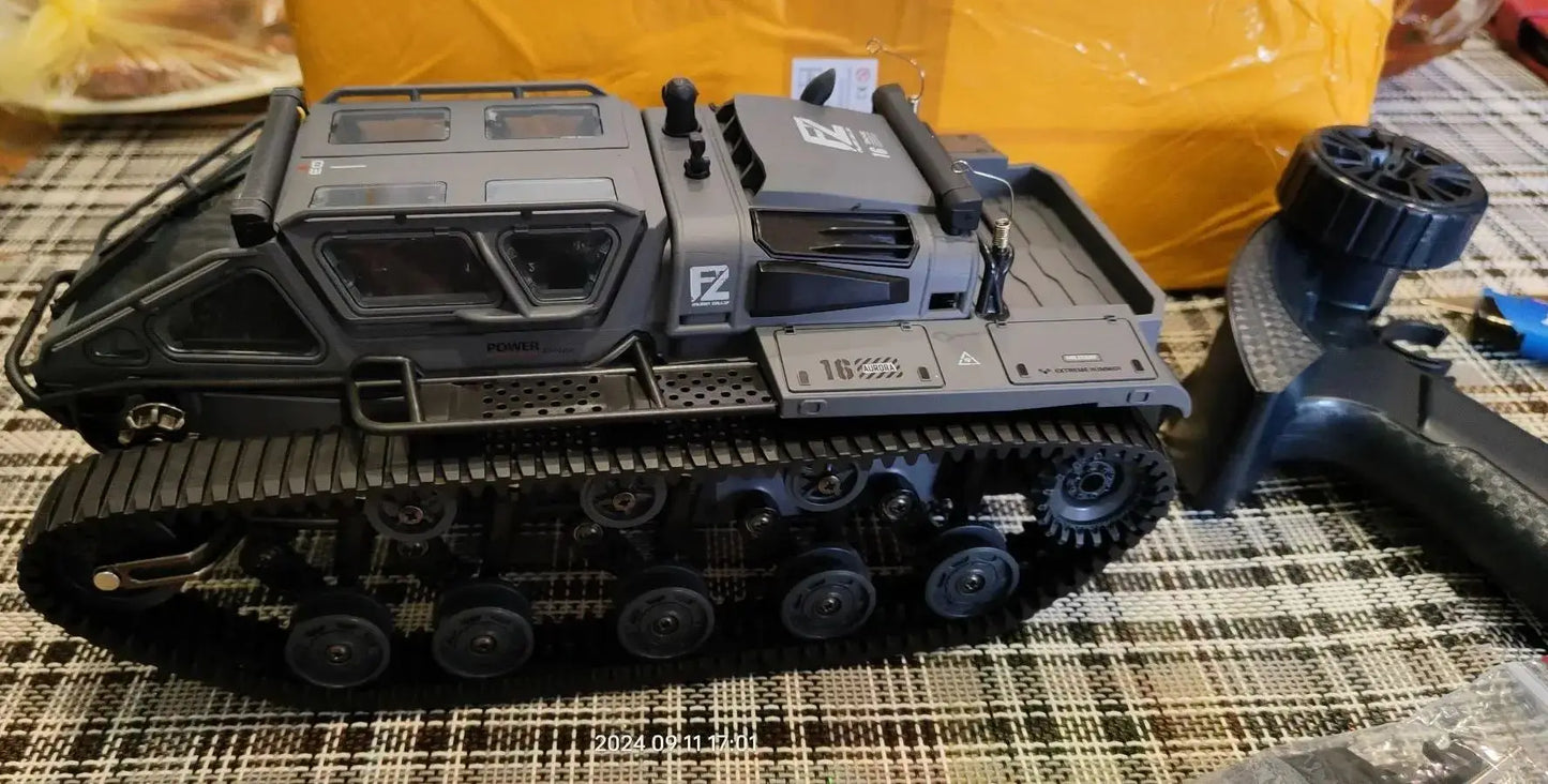 116 Scale Tracked RC Tank With 360 Degree Rotation