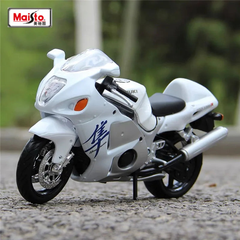 Diecast Suzuki Hayabusa GSX1300R Motorcycle Model 1 to 18 Scale